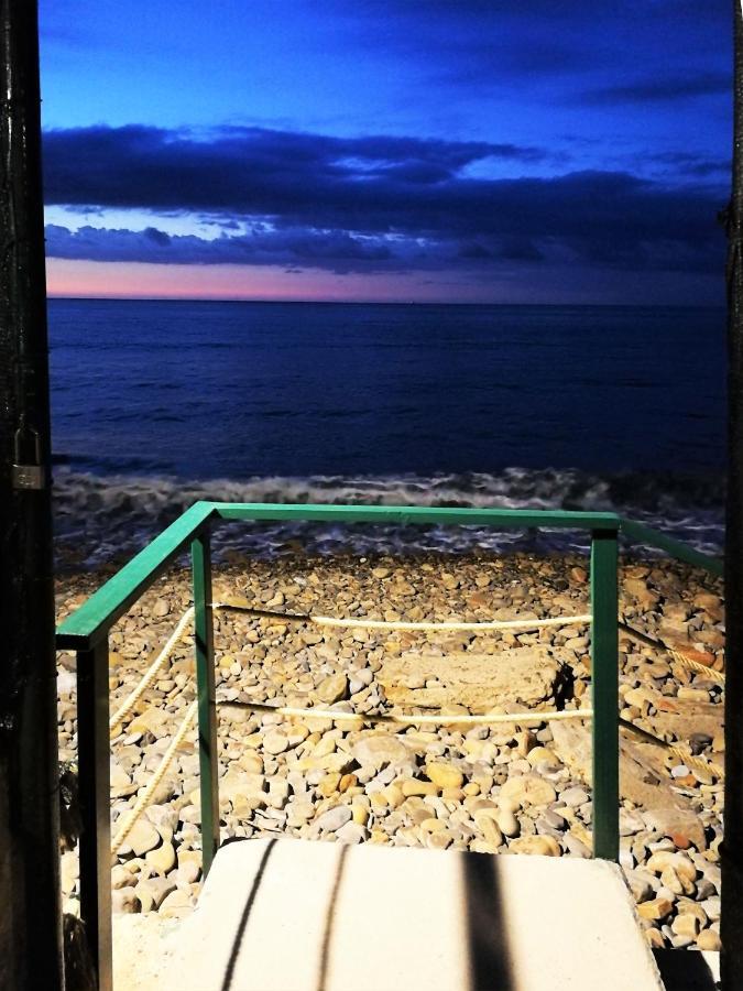 Villa La Plaja Чефалу Екстериор снимка