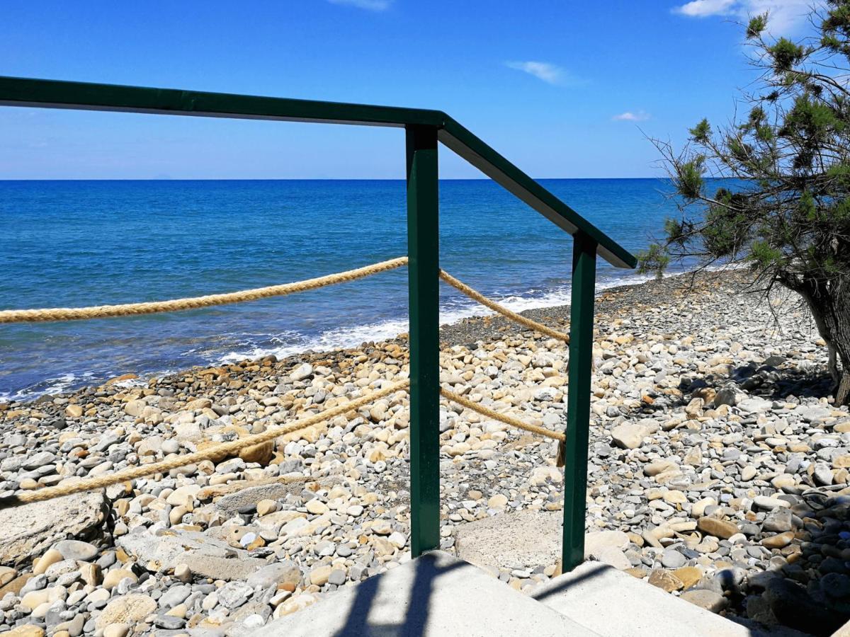 Villa La Plaja Чефалу Екстериор снимка